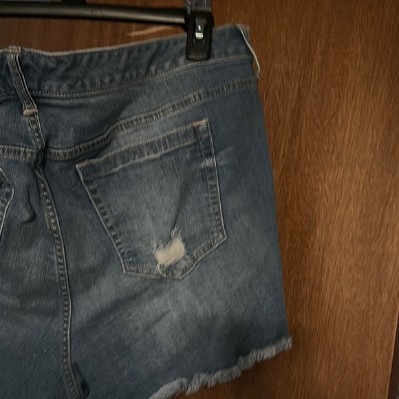 Torrid Blue Distressed Jean Shorts Frayed Hem - Picture 8 of 8